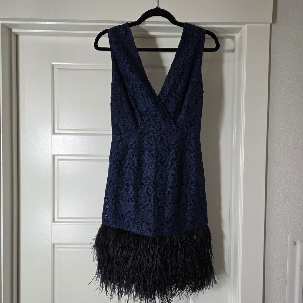 Marchesa Notte Navy Blue Lace Feather Trim V-Neck Cocktail Dress Size 2